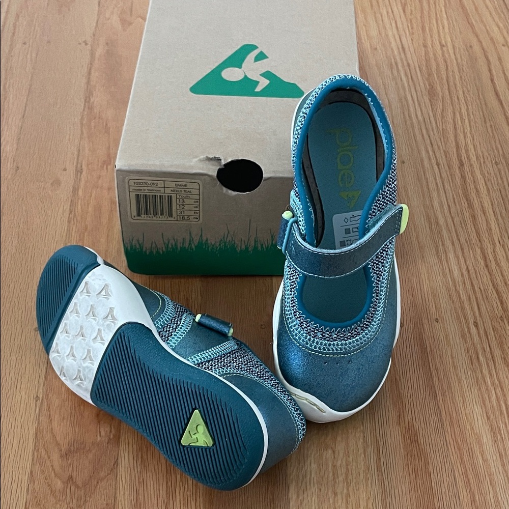 PLAE Youth Sandals in Nexus Teal